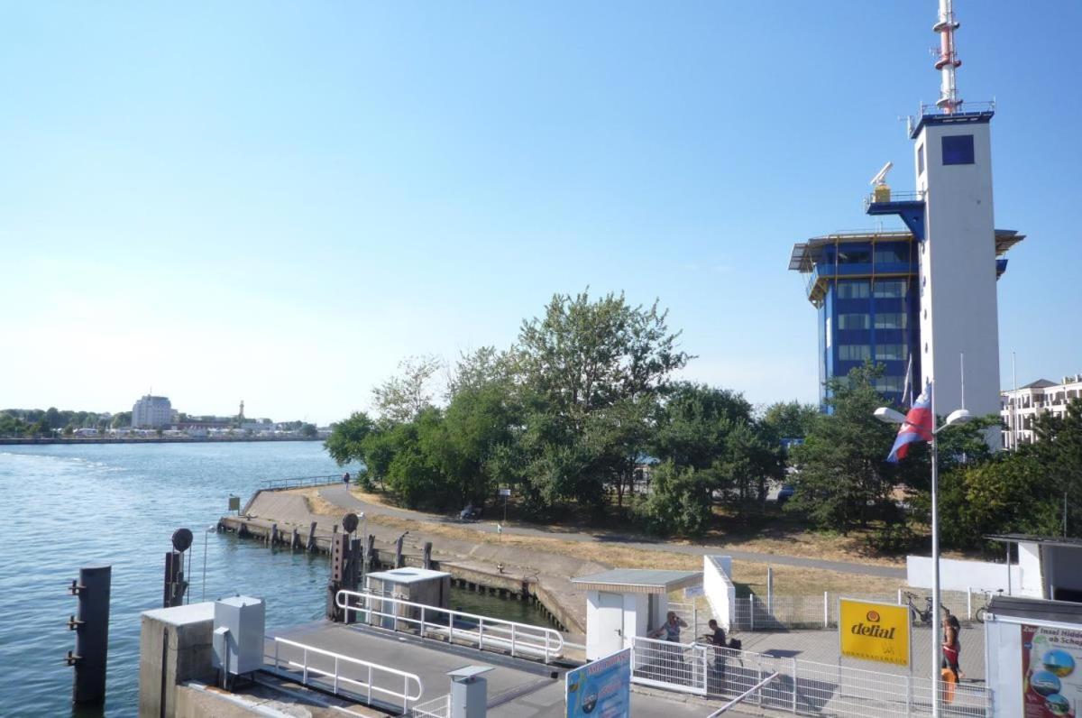 Lotsenhaus/Ostseetoern Rostock Bagian luar foto